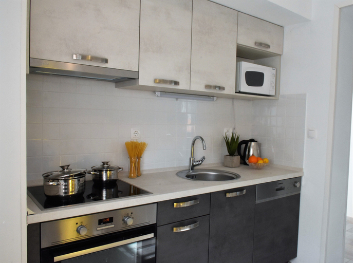 Others 5, Apartment Meryl, Solin