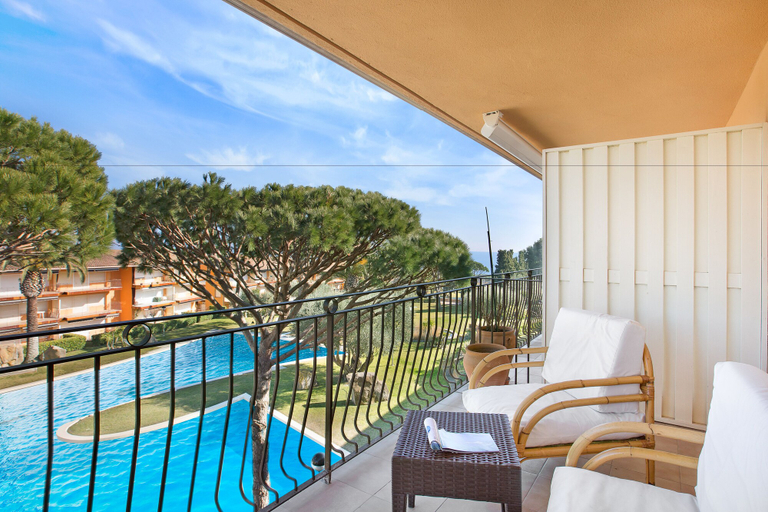 Others 5, Apartment Illa 23, Girona