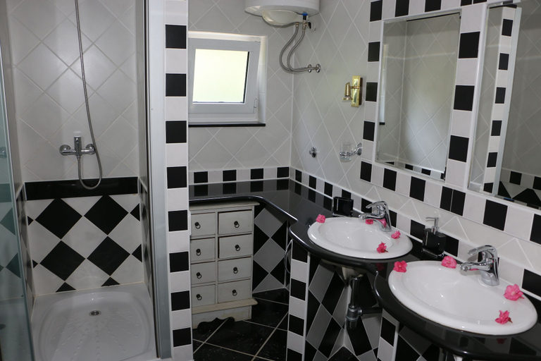 Bathroom, Villa Mara, Slivno