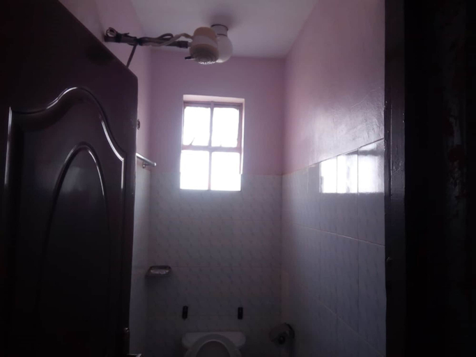 Bathroom 4, Ruby G Hotel and Club, Roysambu