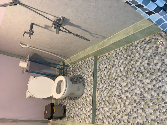 Bathroom 5, Thu Huynh Homestay - Hostel, Cái Bè