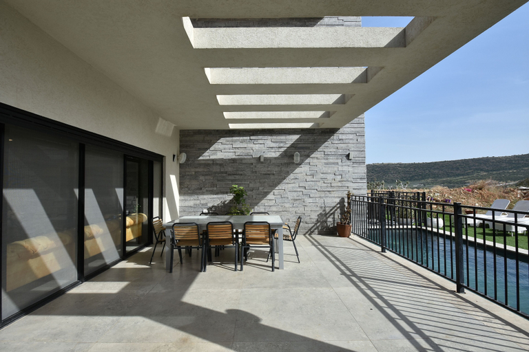 Others 5, Villa Victoria Kalanit