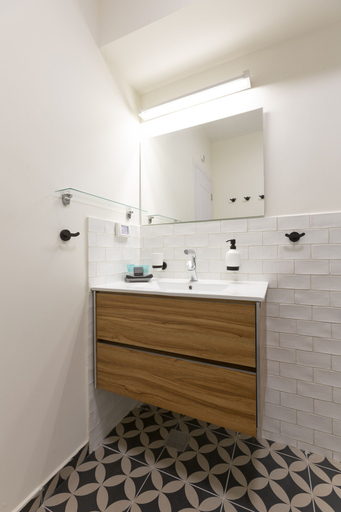 Bathroom 5, AirTLV Sirkin Apartment