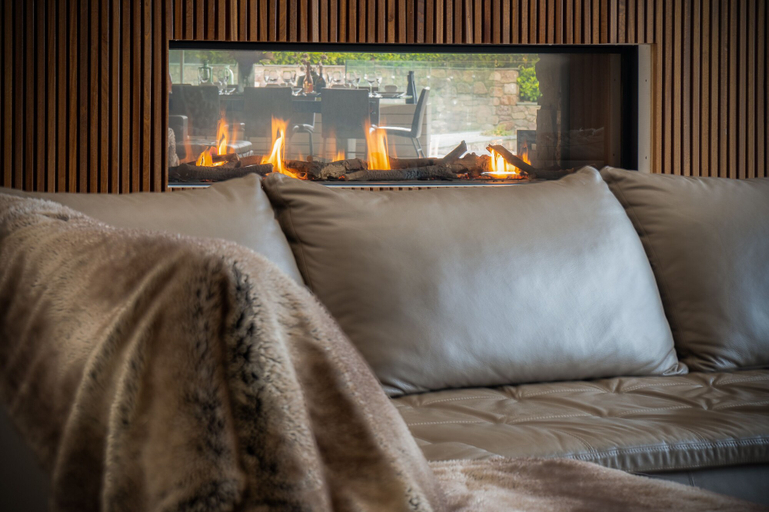 Bedroom 2, Bryn House - 5 Bed Home - Penmaen, Swansea