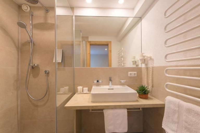 Bathroom 4, Hotel Garni Mössmer, Landeck