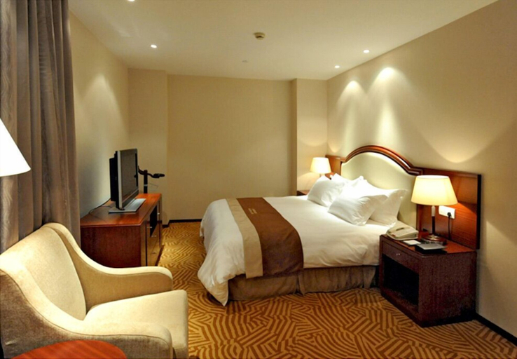 Bedroom 2, Shanghai Paradise Hotel, Shanghai
