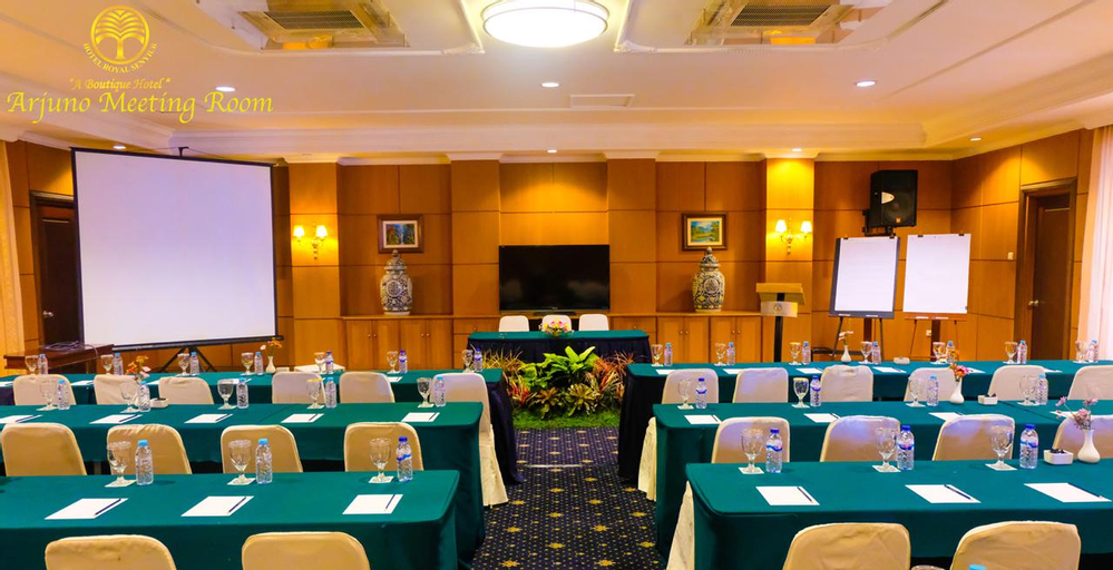 Business Facilities 17