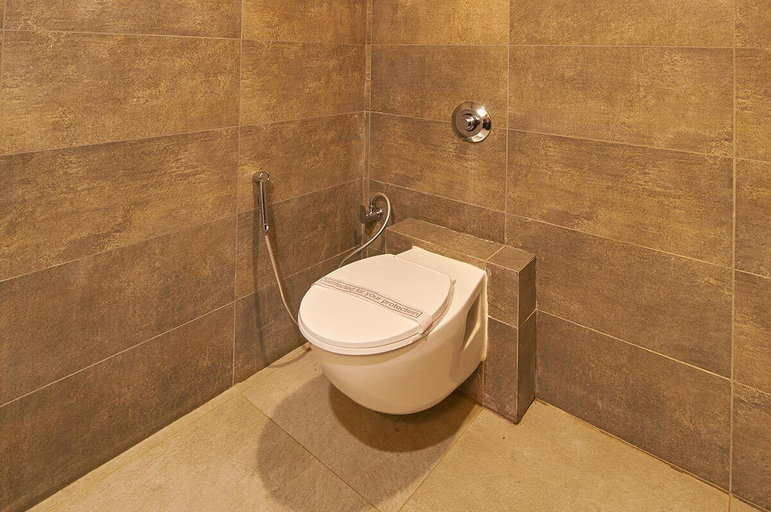 Bathroom 5, 7Wonders Hotel, Gandhinagar