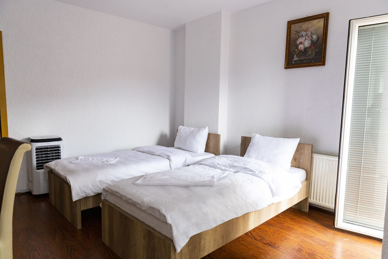 Bedroom 2, Hotel Park, Priština