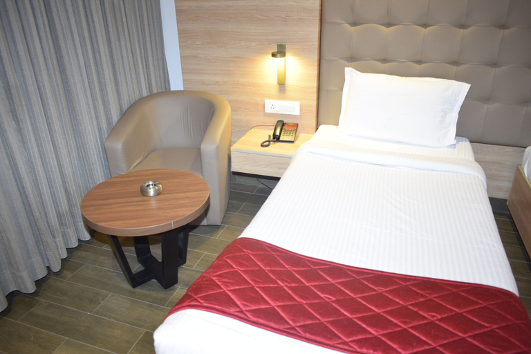 Bedroom 3, Hotel Annamalai, Cuddalore