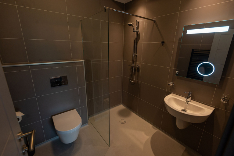 Bathroom, Kinloch Ainort Apartments, Highland