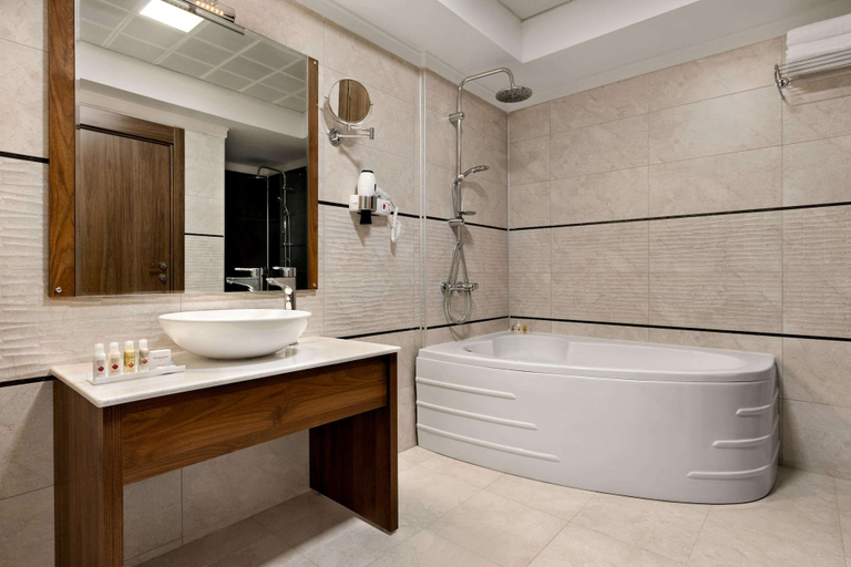 Bathroom 4, Ramada by Wyndham Van, Edremit