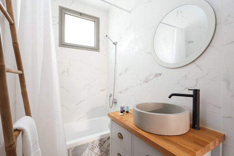 Bathroom 2, Modern and Stylish 2BR Apartment