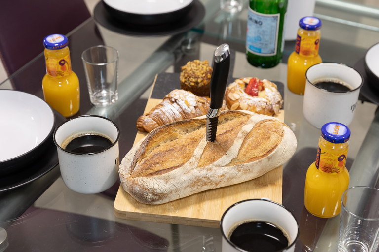Food & Drinks, Modern and Stylish 2BR Apartment