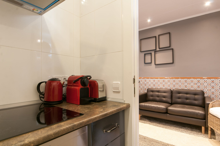 Others 4, Lovely and Central 4 BR Apartment, Barcelona