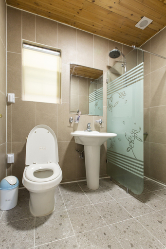 Bathroom 3, Alegre, Gapyeong