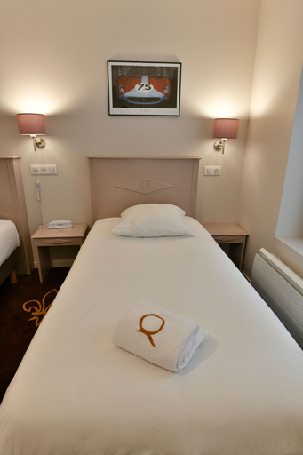 Bedroom 3, Hôtel Le Roncevaux, Pyrénées-Atlantiques