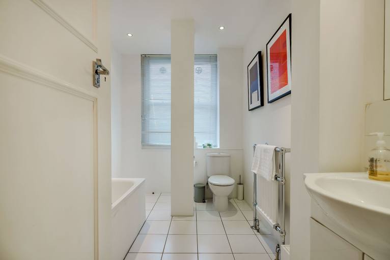 Bathroom 4, Hill Street Mayfair Apartments, London