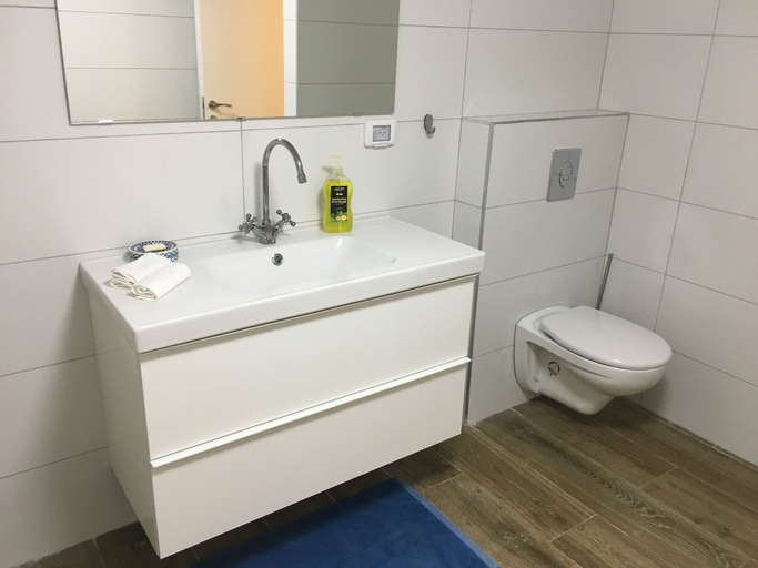 Bathroom 5, Hassan guest house