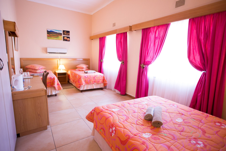 Bedroom 1, Namaqua Lodge, West Coast