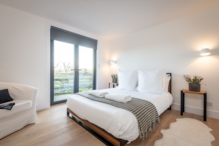 Bedroom 3, Luxury Garden Cottage Spectacular Views, Fife