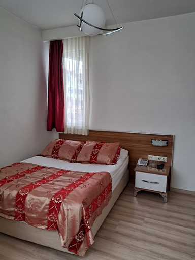 Bedroom 4, Otel Eratay, Merkez