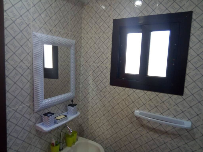 Bathroom 3, Dakar Réservation, Dakar