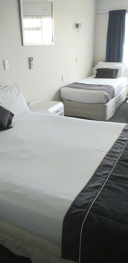 Bedroom 2, Shadzz Motel & Conference Centre, Palmerston North
