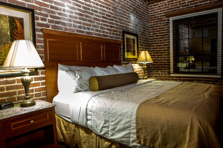 Bedroom 3, Jackson Park Inn, an Ascend Collection Hotel, Pulaski