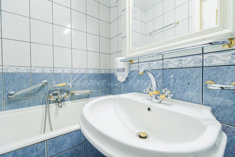 Bathroom 4, Hotel Cetate, Alba Iulia