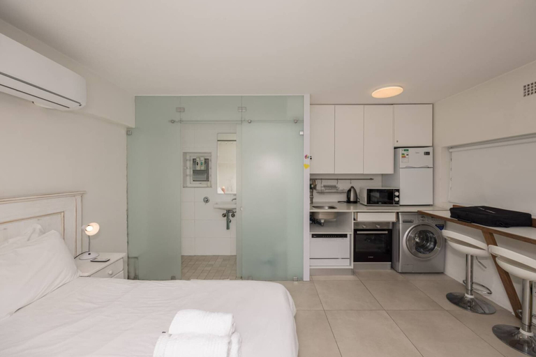 Private kitchen 3, Bright and Adorable Studio in Vredehoek, City of Cape Town