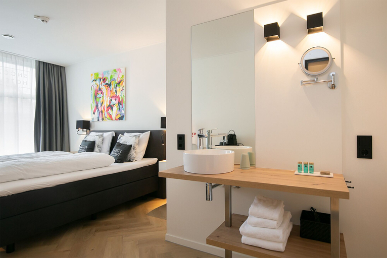 Bedroom 3, Snoozz Hotels, Bolsward