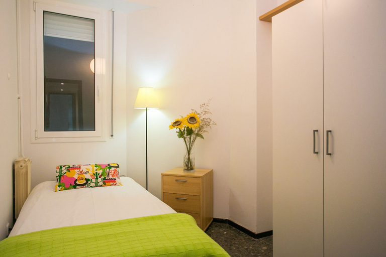 Bedroom 3, Apartment With Large And Private Terrace, Barcelona