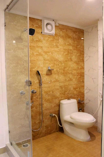 Bathroom 4, Hotel Islands Tourister, South Andaman