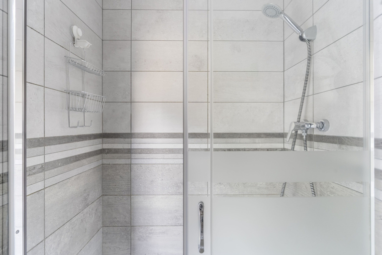 Bathroom 3, Lovely and Central 4 BR Apartment, Barcelona