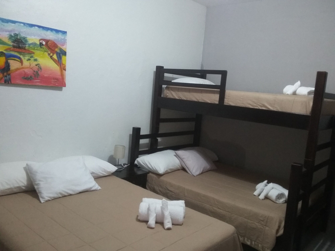 Bedroom 5, Hotel Don Al, Granada
