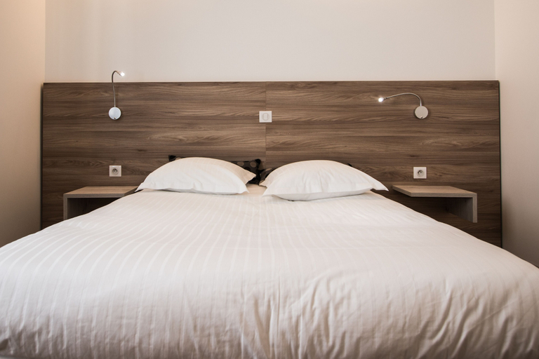 Bedroom 3, Hotel Les Voyageurs, Savoie
