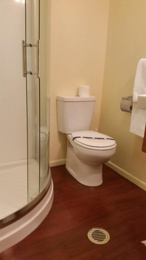 Bathroom 3, Snowhaven, Ruapehu