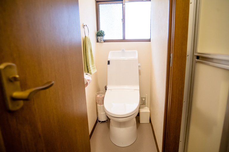 Bathroom 5, Goemon Fushimi, Kyoto