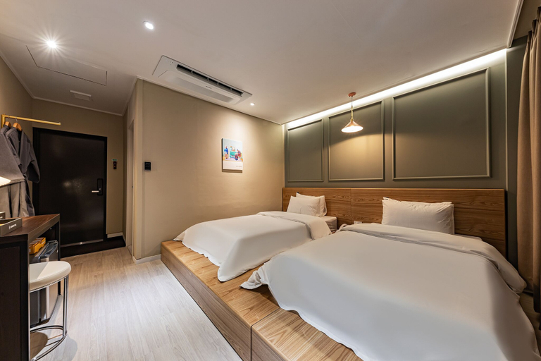 Bedroom 2, Brown Dot Hotel, Jecheon