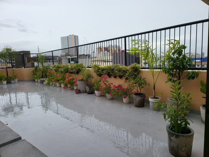Others 5, Rooms R Us - Evangelista, Makati City