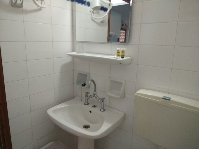 Bathroom 5, Violetta Hotel, Crete