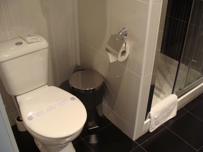 Bathroom 5, Hostal JQ Madrid 1, Madrid