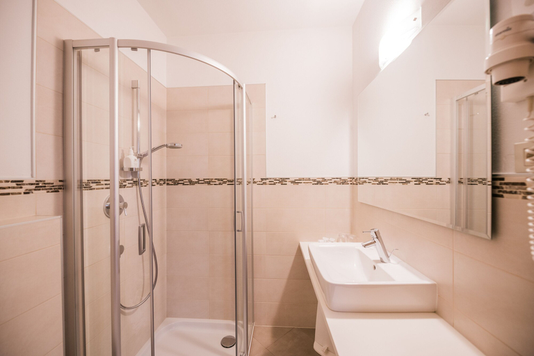 Bathroom 4, Hotel Waldheim Sexten Sesto, Bolzano