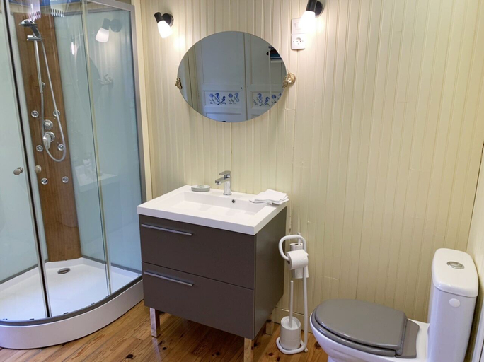 Bathroom 5, La Part des Anges, Calvados