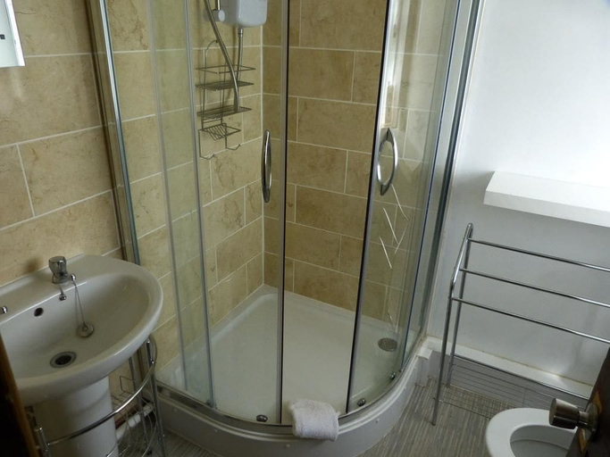 Bathroom 3, Peakstones Inn, Staffordshire