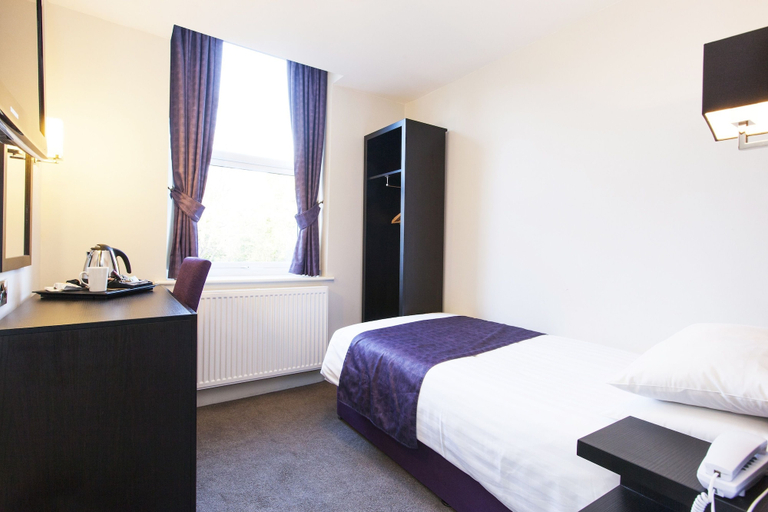 Bedroom 3, The Abbey Lodge Hotel, Bradford