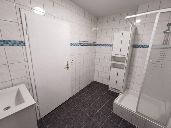 Bathroom 5, C&C City Pension, Nürnberg