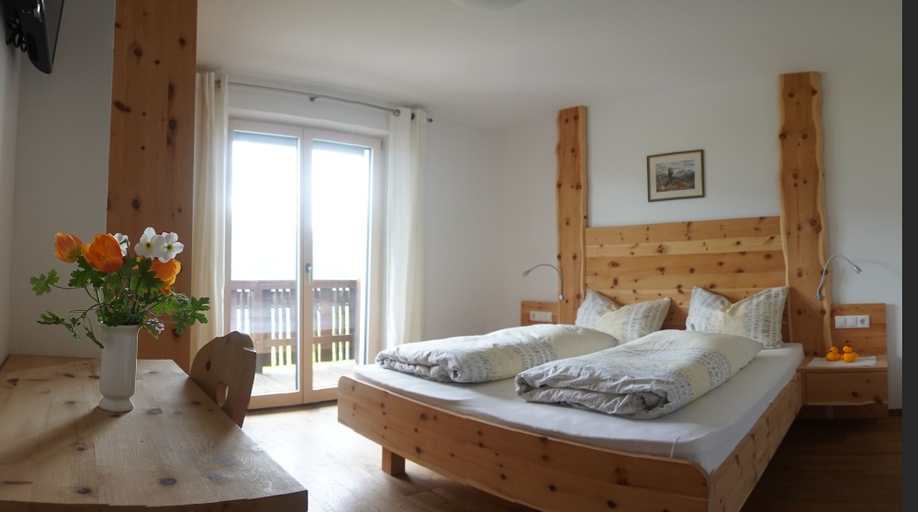 Bedroom 2, Agriturismo Gfaderhof Ferienwohnungen, Bolzano