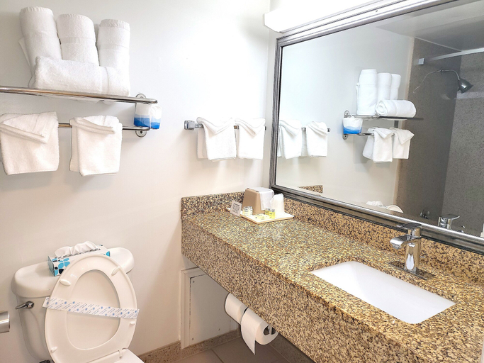 Bathroom 4, Ocean Resort, Virginia Beach